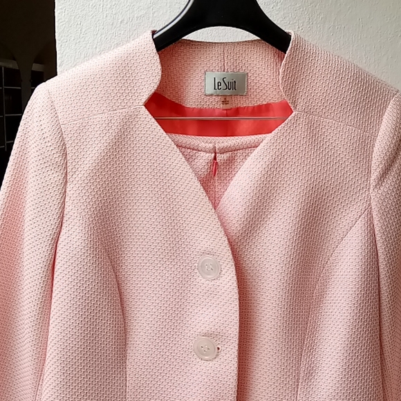 Le Suit Skirt Suit - Picture 3 of 13